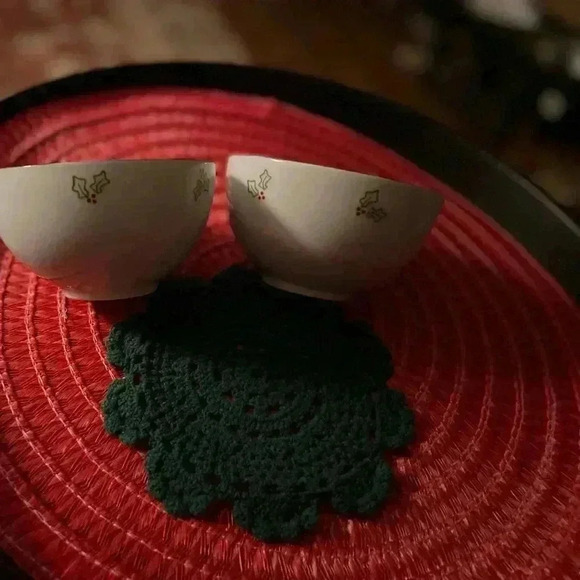 St Nicholas 2 pc nut bowls / charcuterie bowls for entertaining Christmas theme - Picture 5 of 5